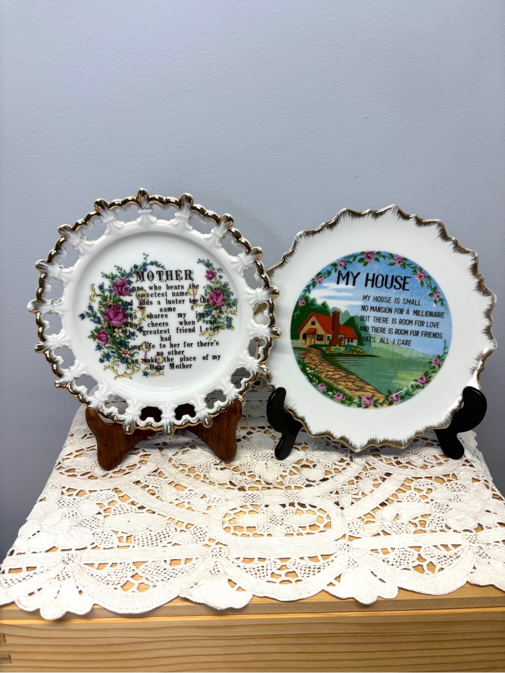 Lot of 2 Vintage Decorative Collector Plates